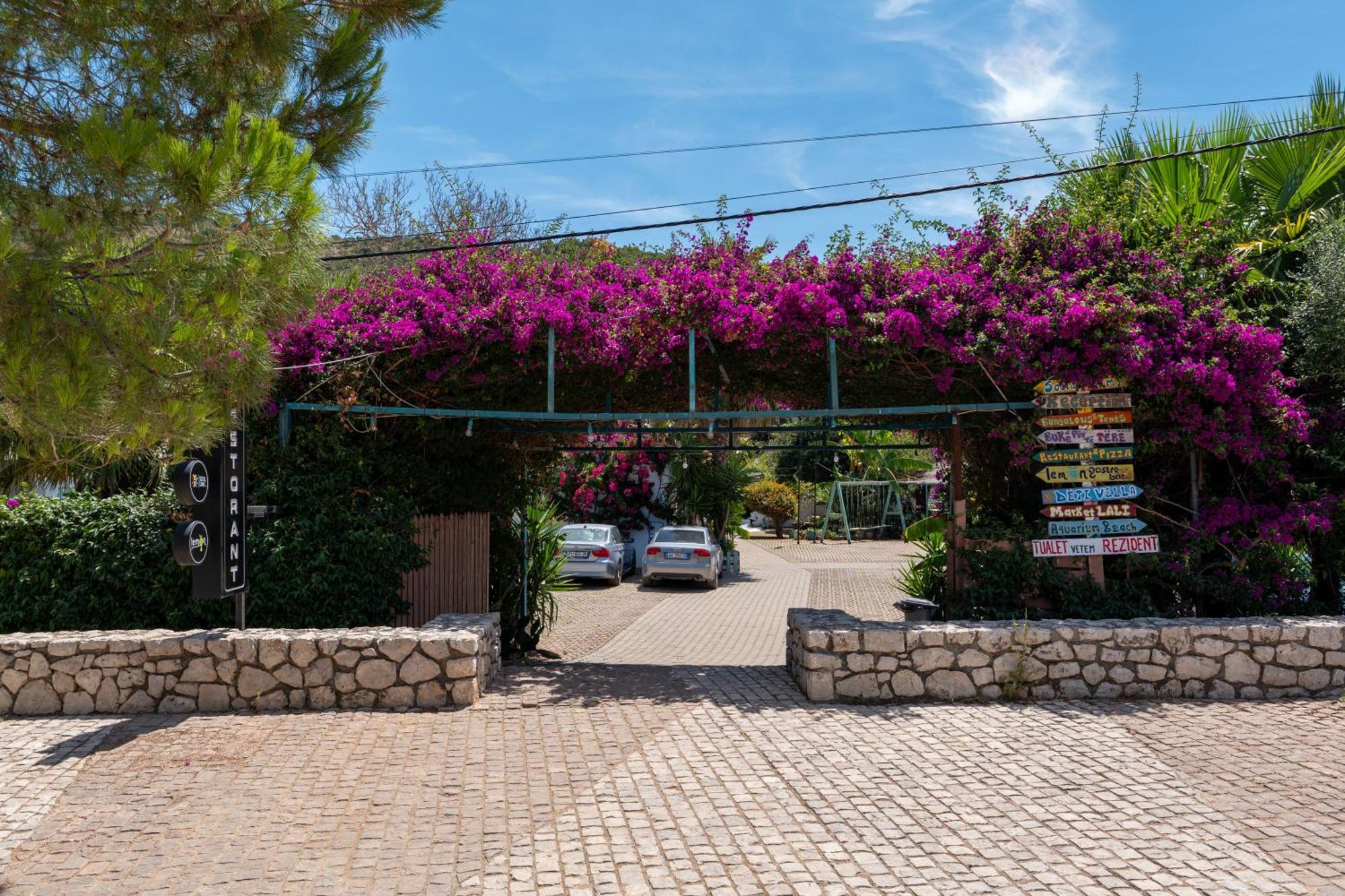 Social Camping Jal Hotel Exterior photo